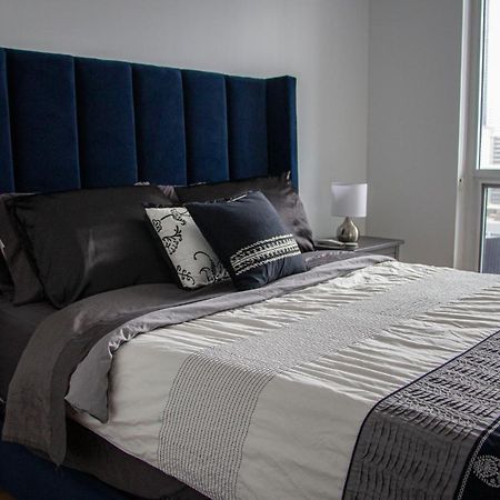 Downtown High-Rise Condo- Cn Tower View Toronto Ngoại thất bức ảnh