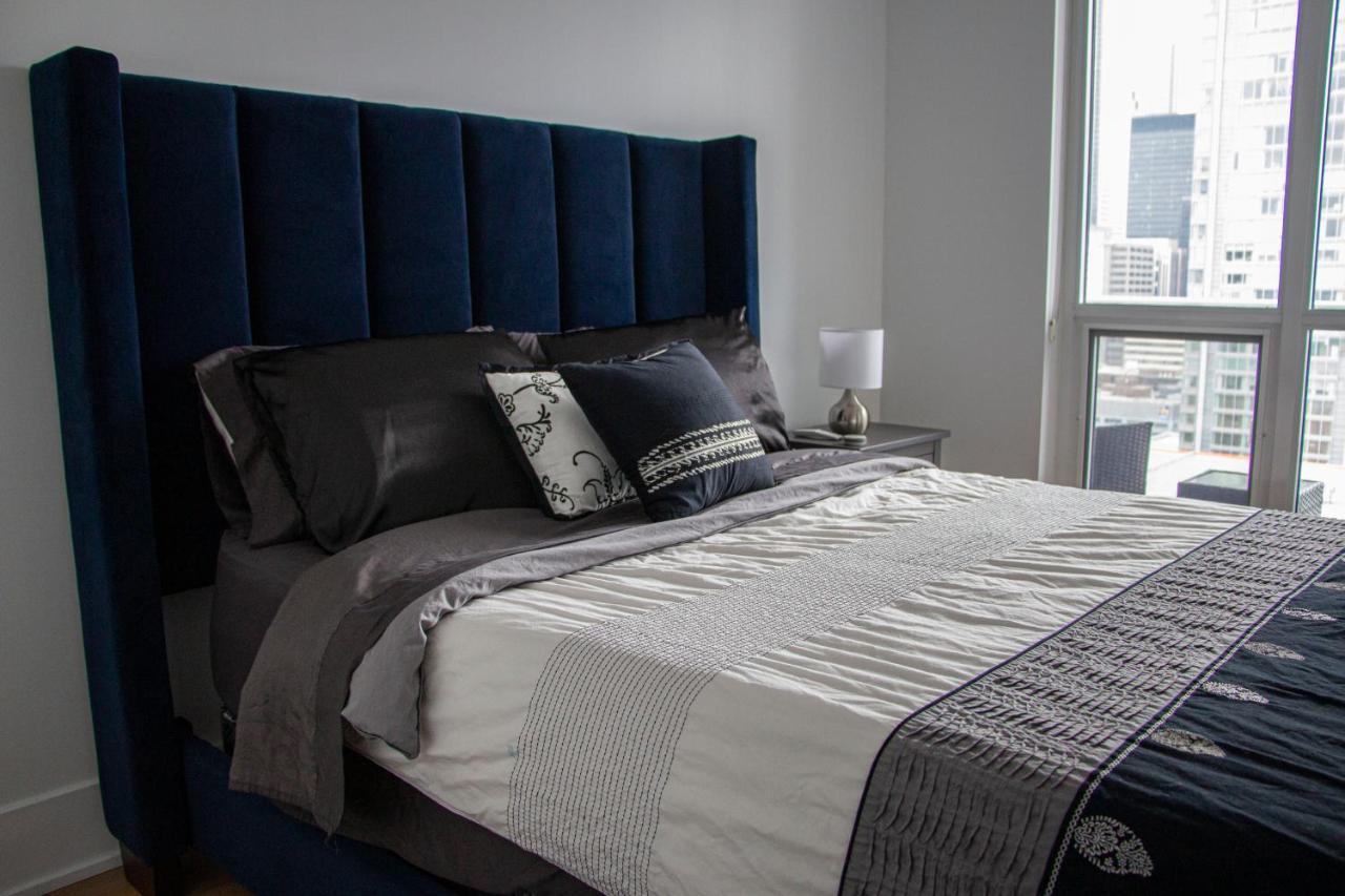 Downtown High-Rise Condo- Cn Tower View Toronto Ngoại thất bức ảnh